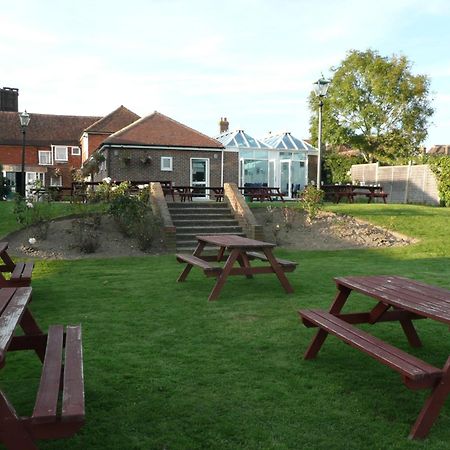 The Bear Inn And Burwash Motel מראה חיצוני תמונה