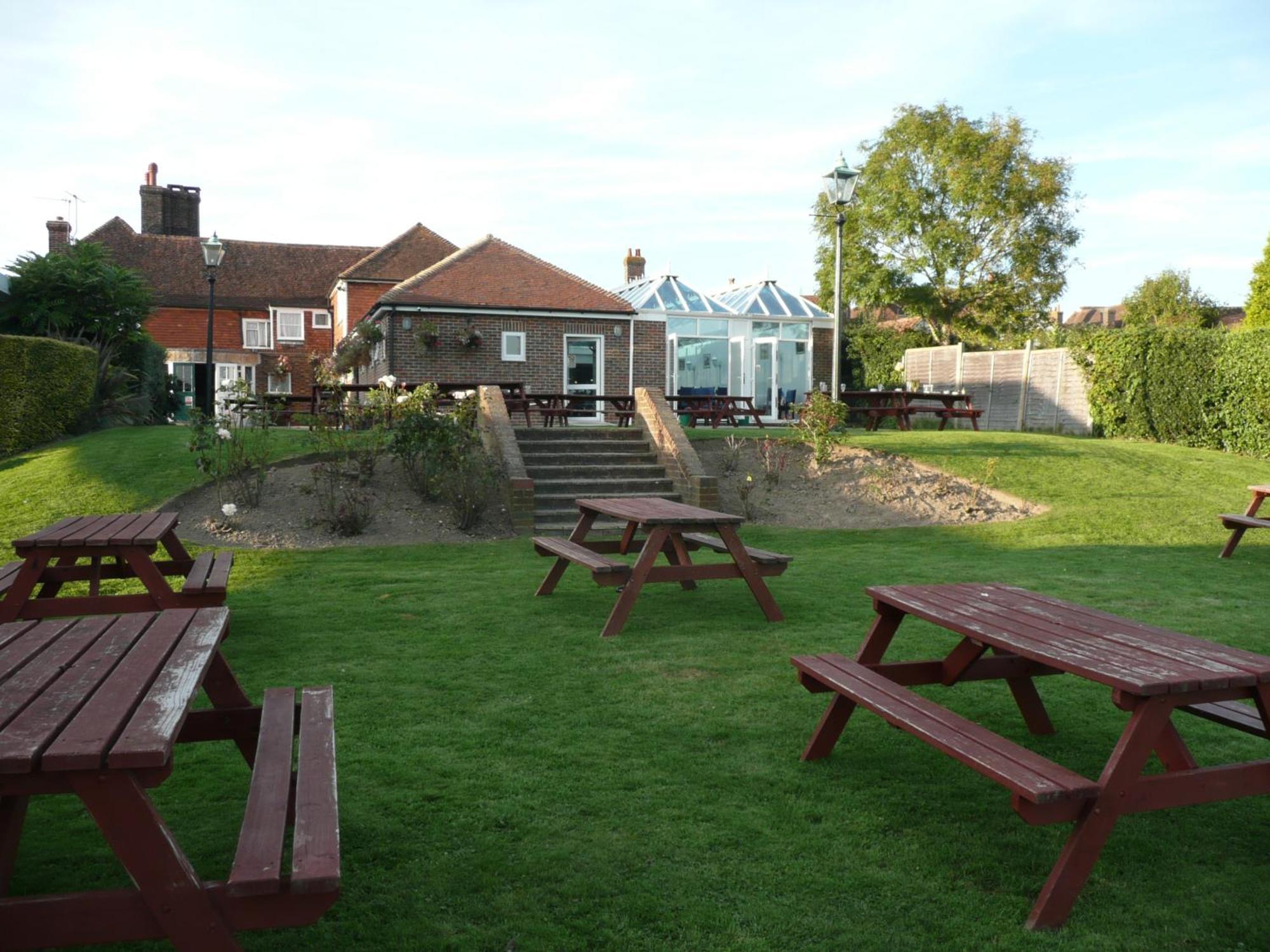 The Bear Inn And Burwash Motel מראה חיצוני תמונה