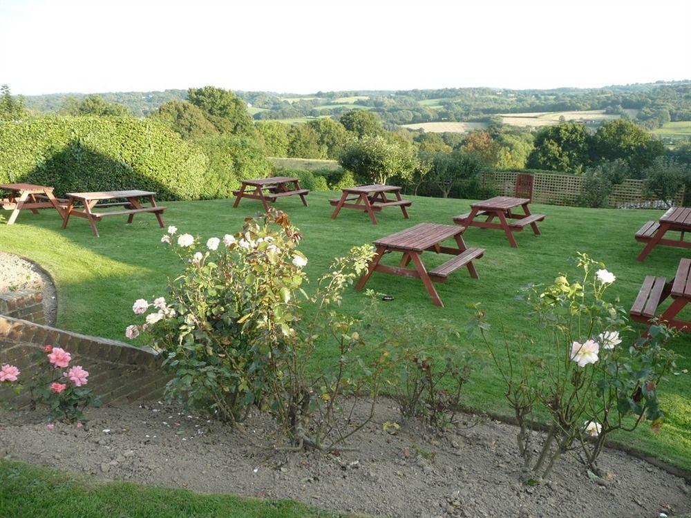 The Bear Inn And Burwash Motel מראה חיצוני תמונה