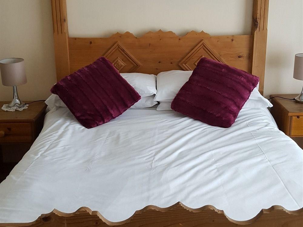 The Bear Inn And Burwash Motel מראה חיצוני תמונה