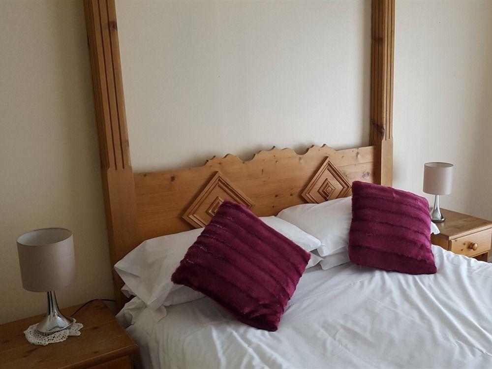 The Bear Inn And Burwash Motel מראה חיצוני תמונה