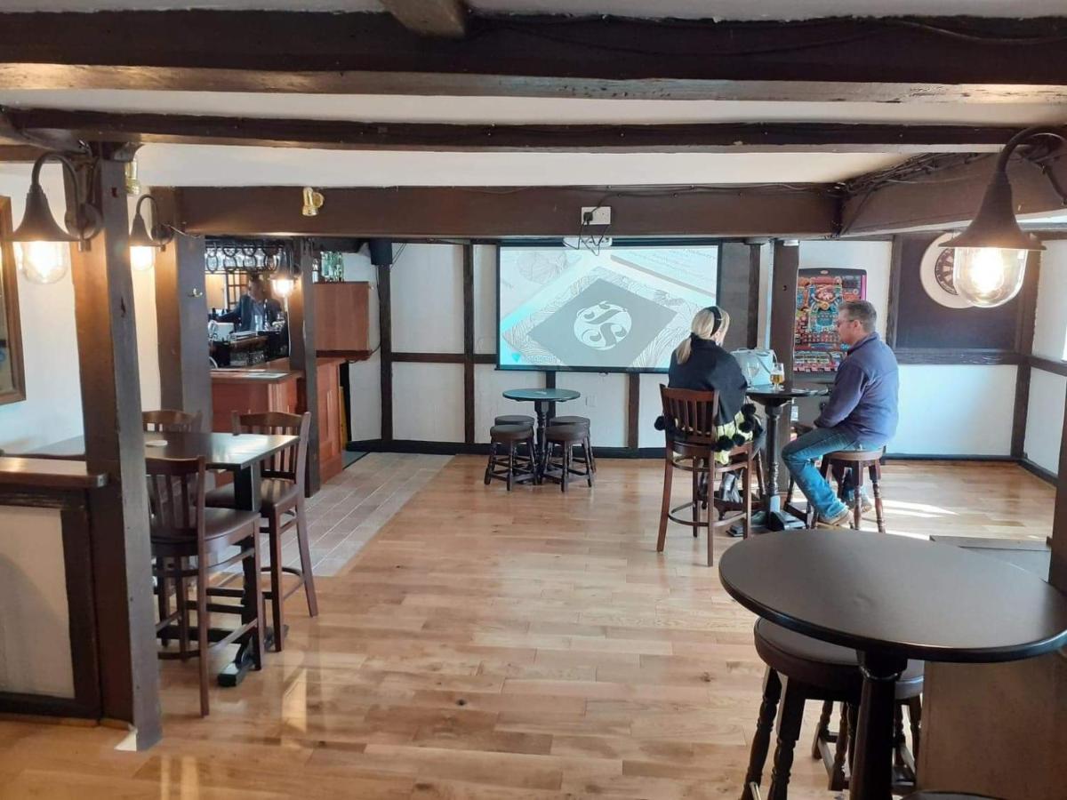 The Bear Inn And Burwash Motel מראה חיצוני תמונה