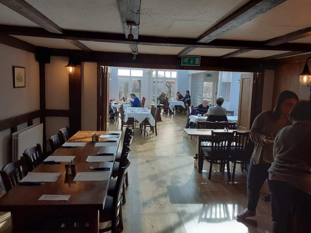 The Bear Inn And Burwash Motel מראה חיצוני תמונה