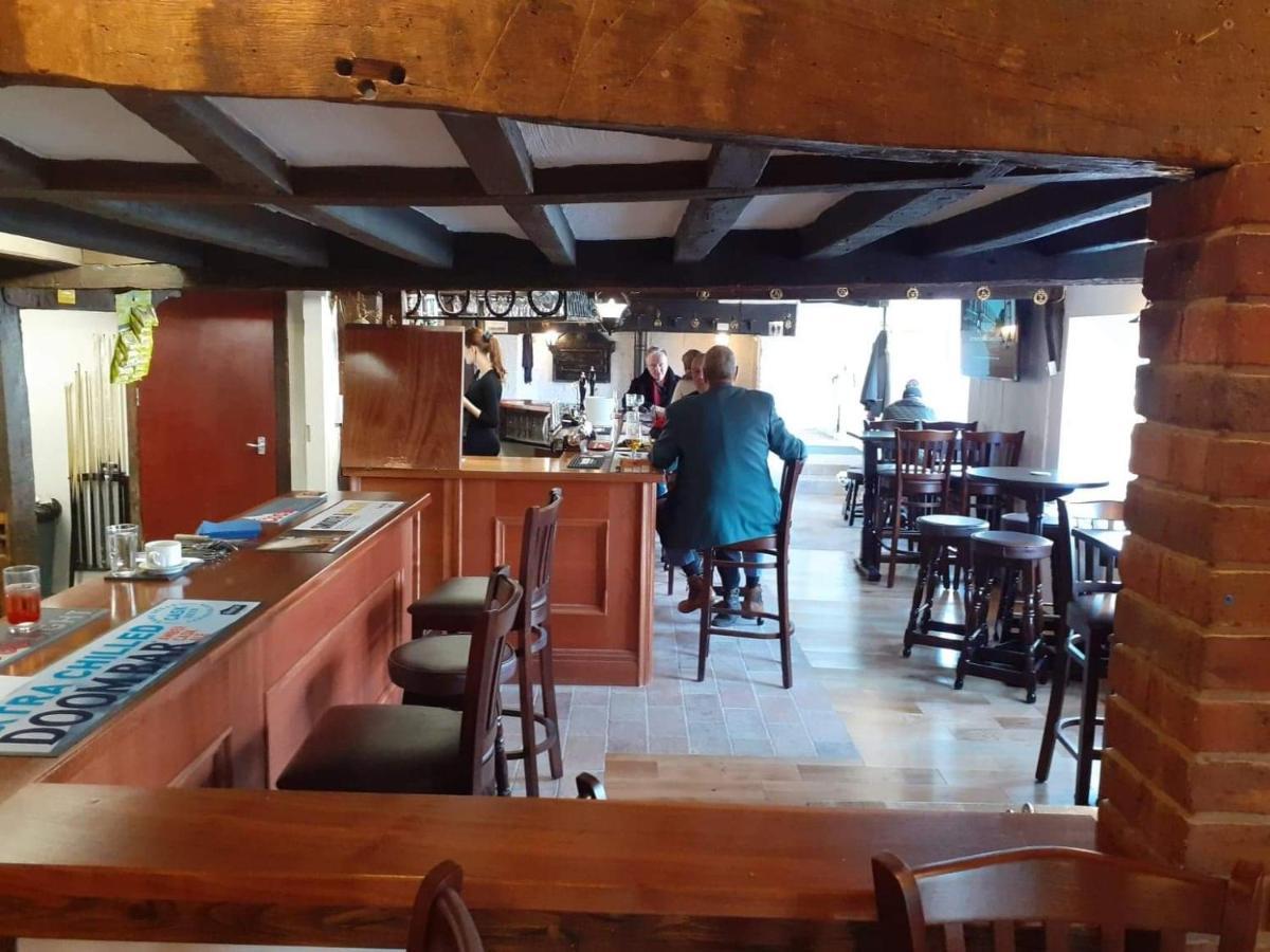 The Bear Inn And Burwash Motel מראה חיצוני תמונה